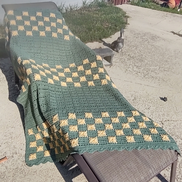 Vtg handmade blanket 59*64 - Picture 7 of 7